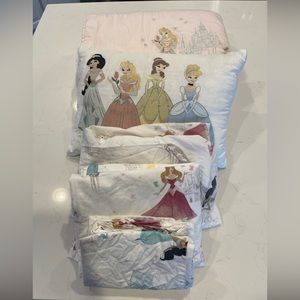 Pottery Barn Princess toddler Bedding w/ comforter and decorative pillow